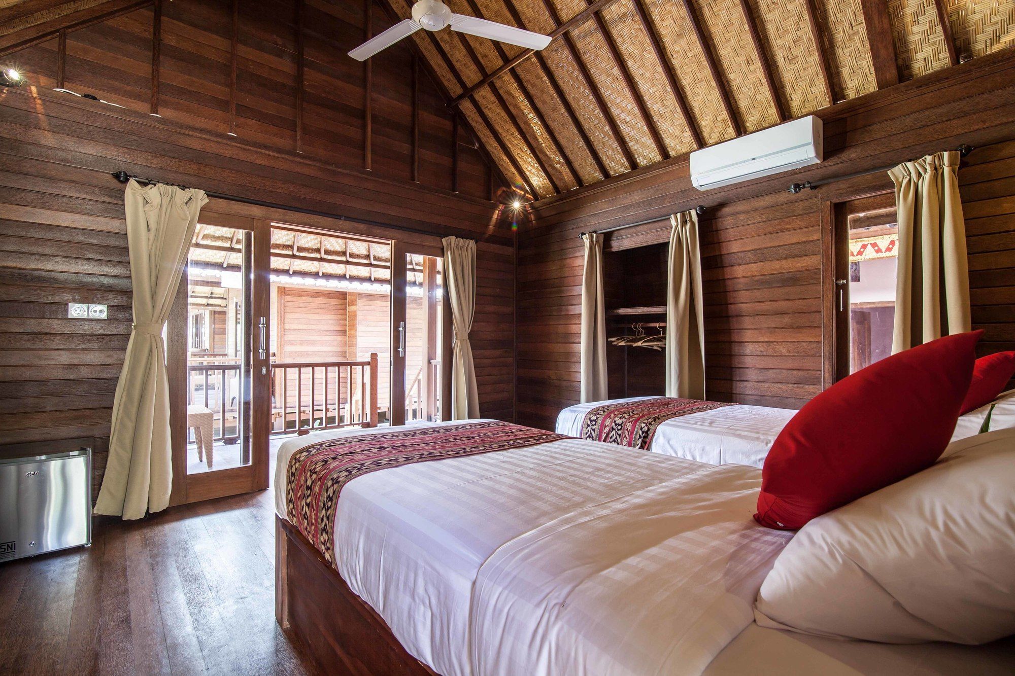 Garden Cottage Lembongan & Hostel Нуса Лембонган Екстериор снимка